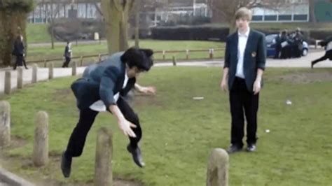 phils fails 20 min|Phils Fails: Rate mal, wie weit sein Sprung reicht .